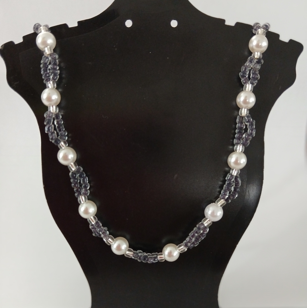 Elegant Beaded Necklace 18.125"